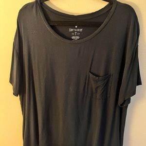 Black pocket tee